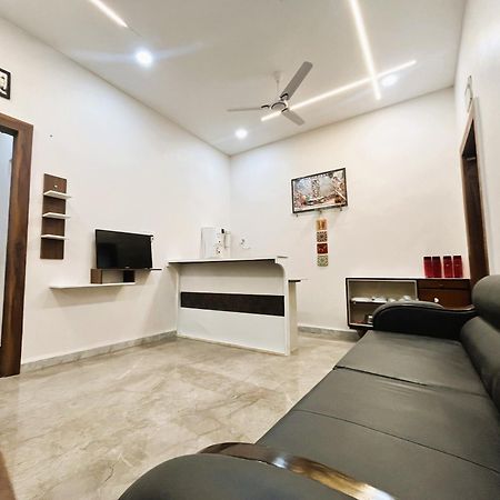 Shree Stay Inn Luxe' Holiday Home Ujjain Eksteriør billede