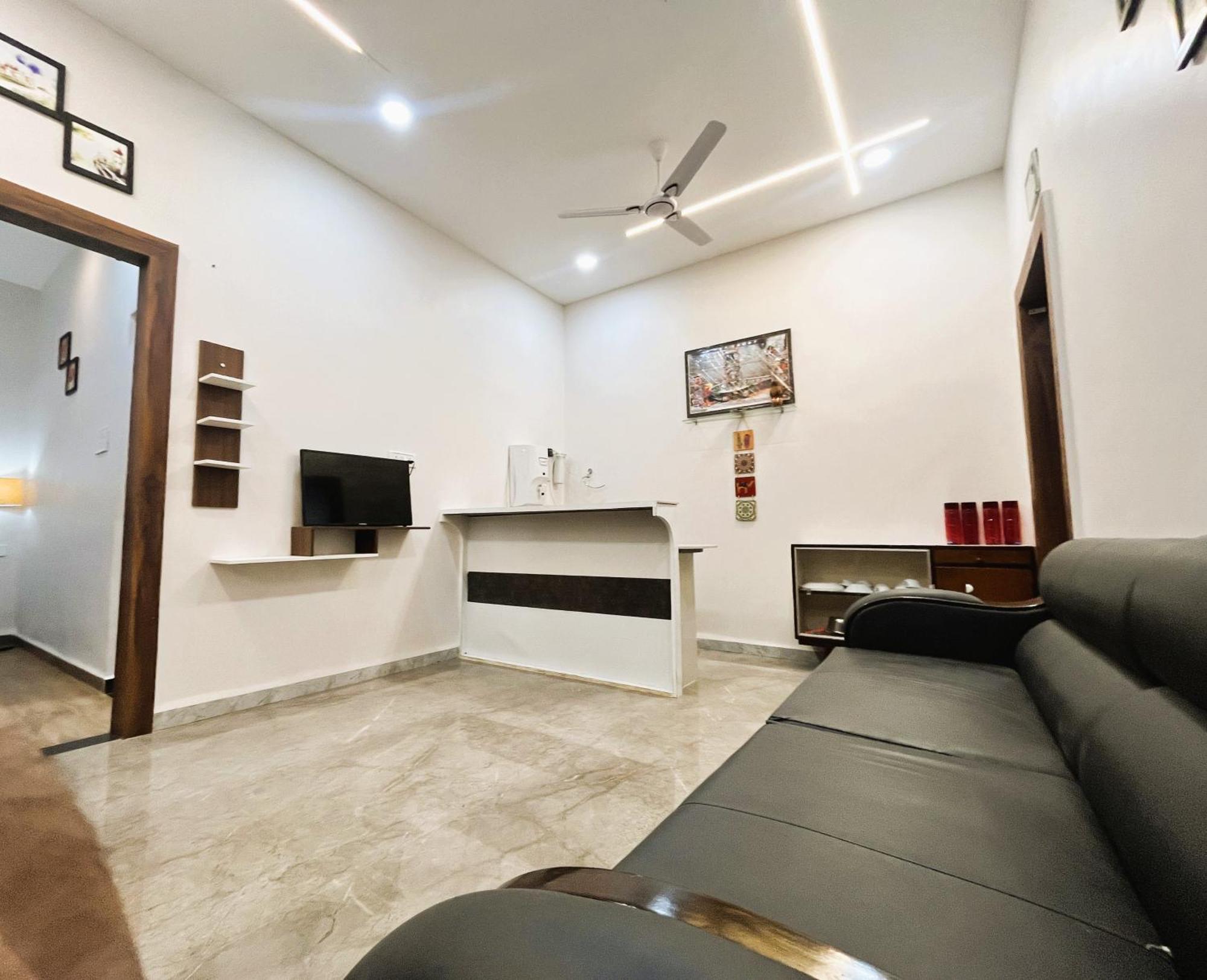 Shree Stay Inn Luxe' Holiday Home Ujjain Eksteriør billede